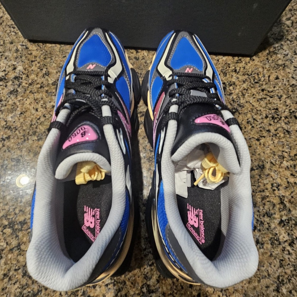 New Balance
9060 "Blue/Pink" sneakers