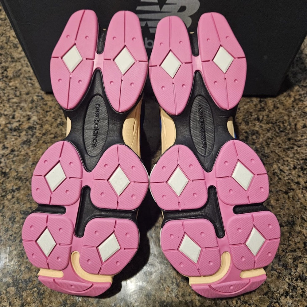 New Balance
9060 "Blue/Pink" sneakers