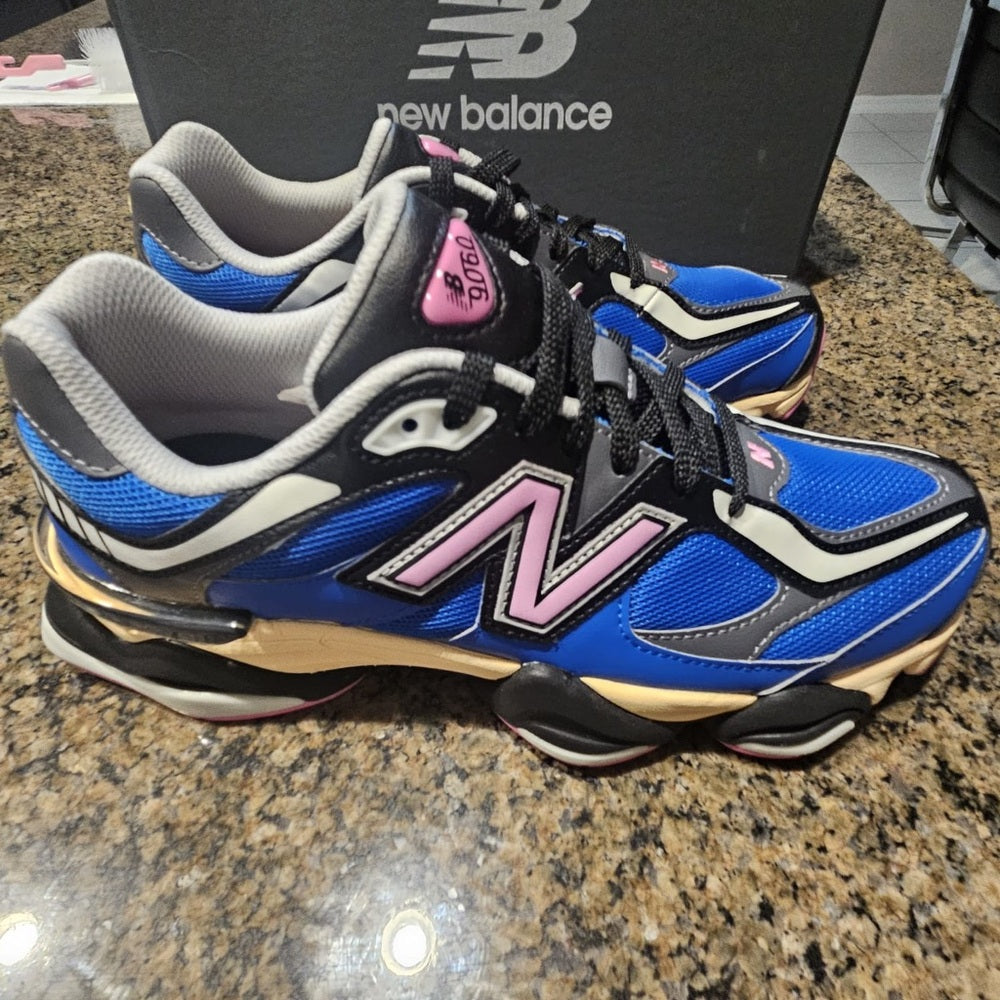 New Balance
9060 "Blue/Pink" sneakers
