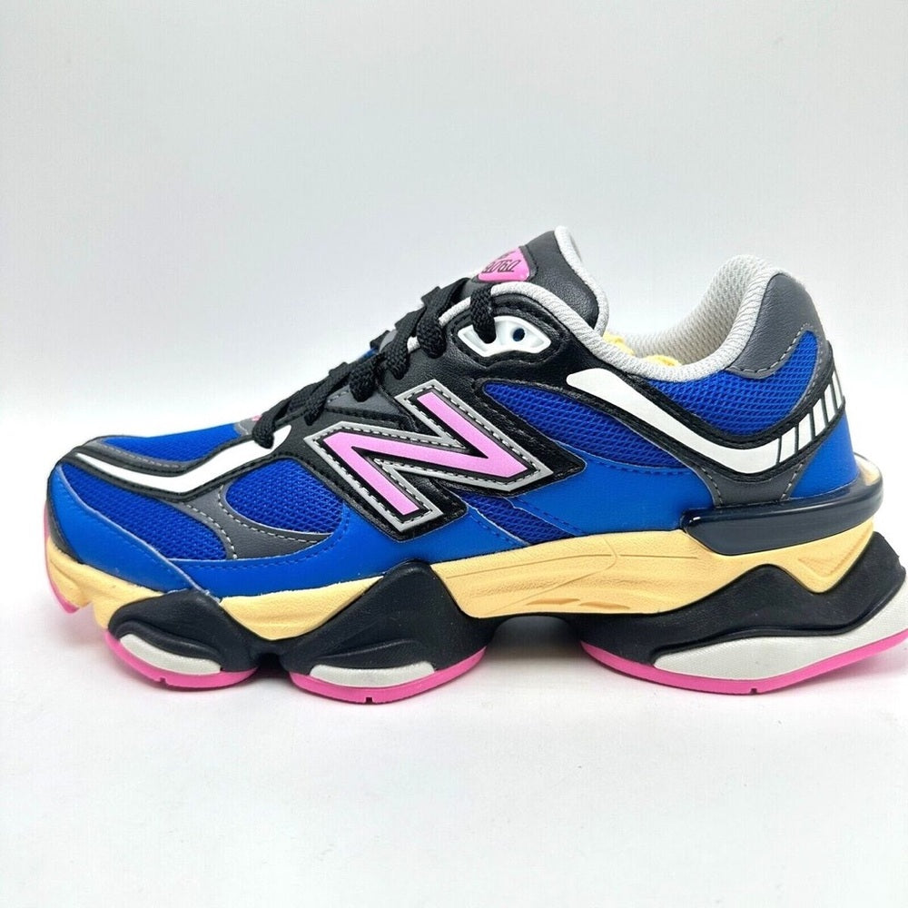New Balance
9060 "Blue/Pink" sneakers