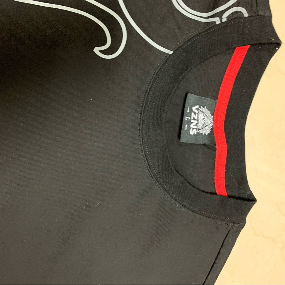 Graphic bunny tee Sz large