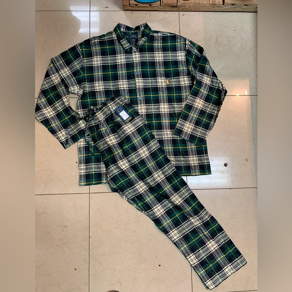 Polo Ralph Lauren
Men's Green 2-pc. Plaid Flannel Pajamas Set