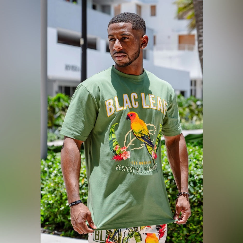 Green Parrot Graphic T-Shirt Blac leaf
