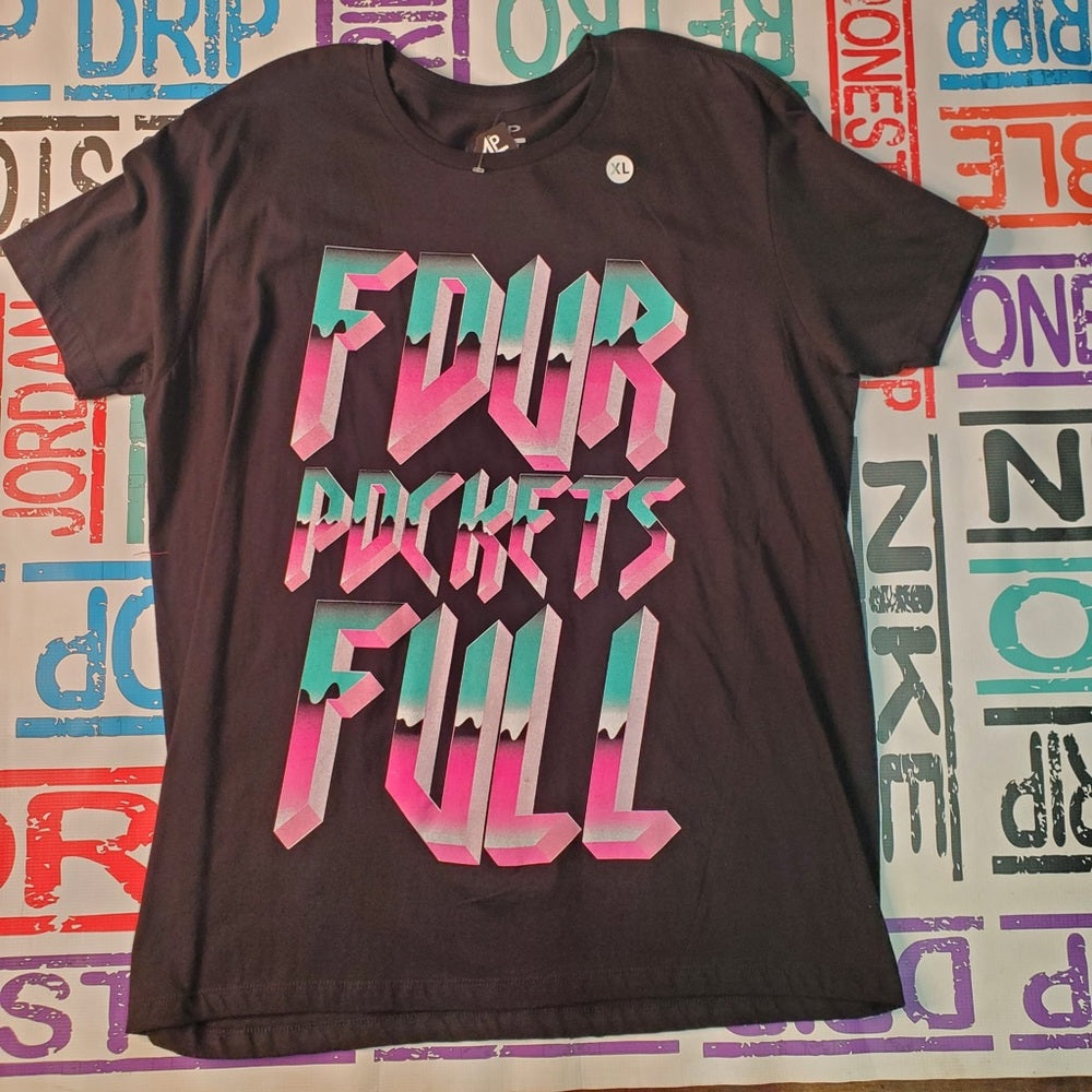 Four pockets full graphic tee sz Xl