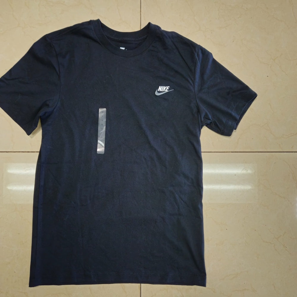 NIKE Sportwear Club Mens Tee Sz various