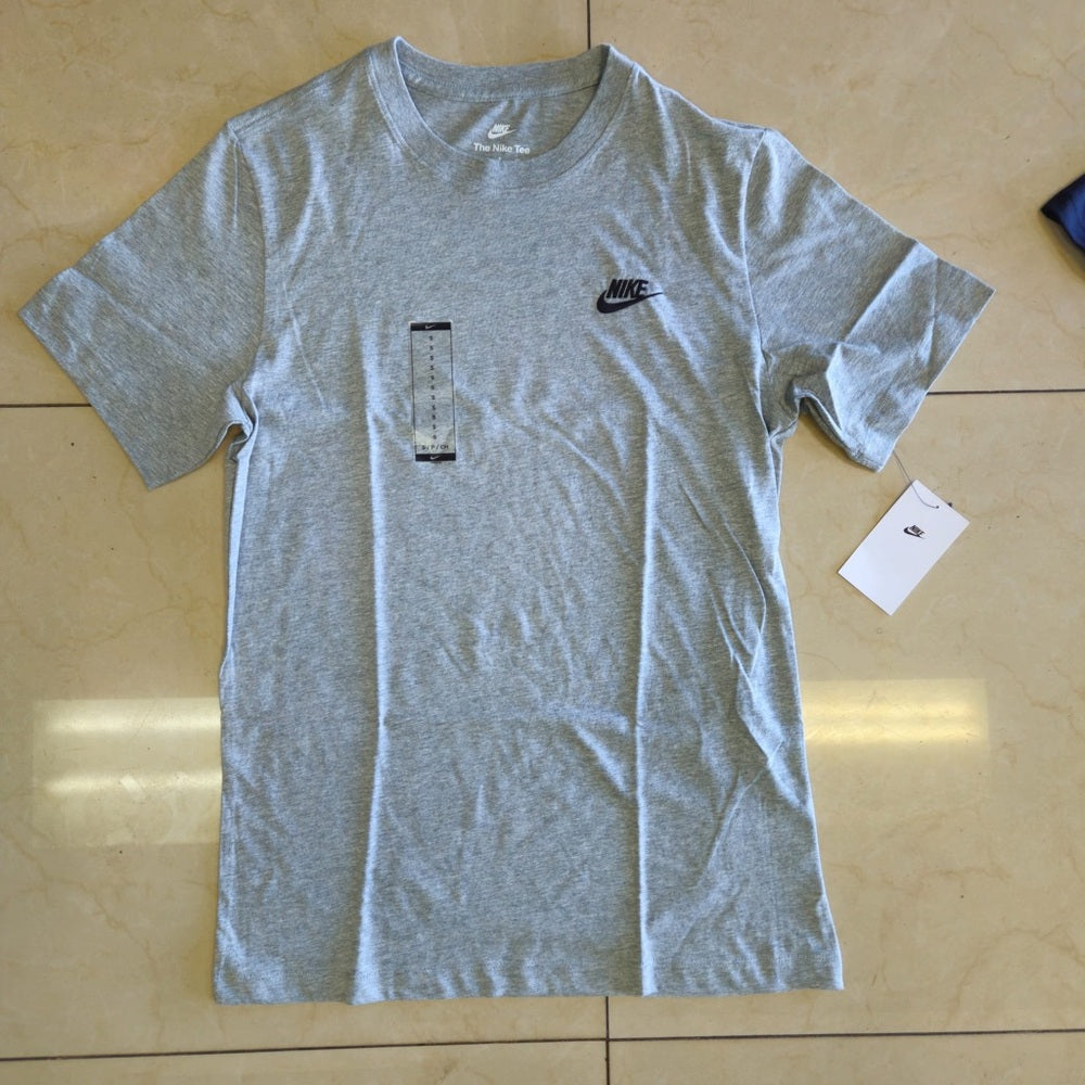 Nike Men's Gray T-Shirt