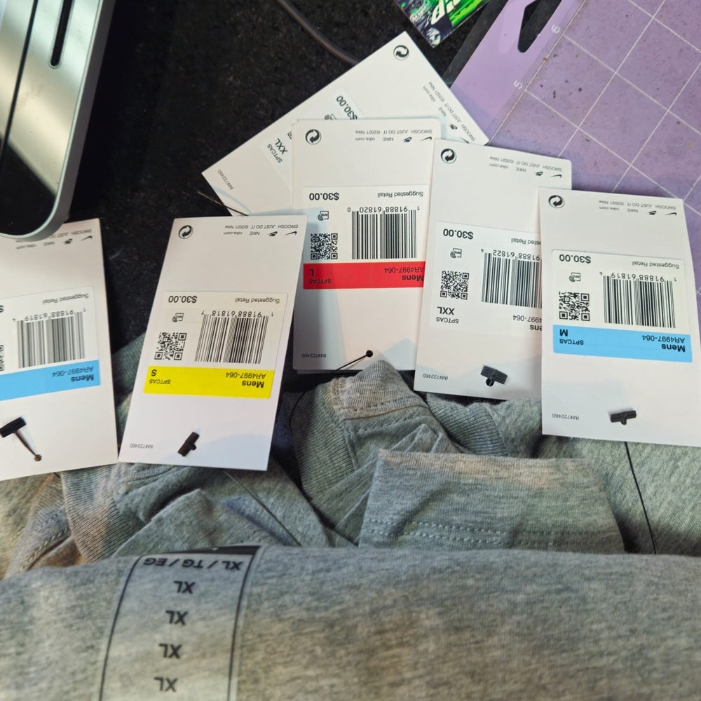 Nike Men's Gray T-Shirt