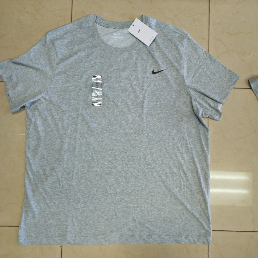 Nike Men's Gray T-Shirt