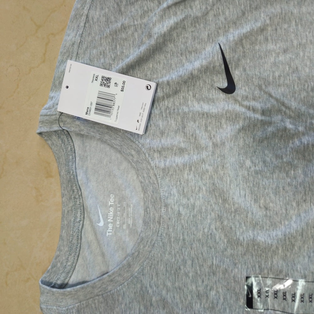 Nike Men's Gray T-Shirt