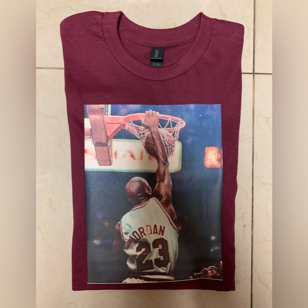 Jordan Graphic Tee in Maroon Sz various