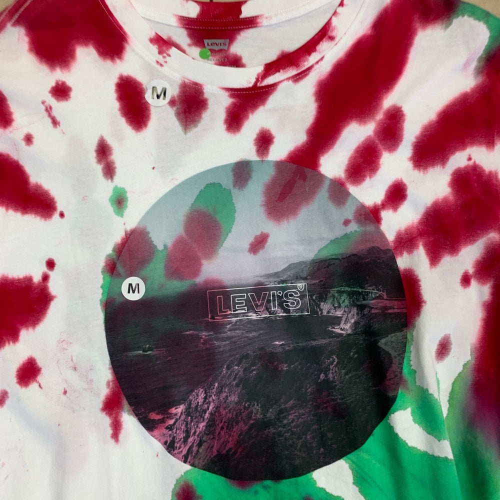 Tie-Dye Levi’s custom graphic tee Sz med
