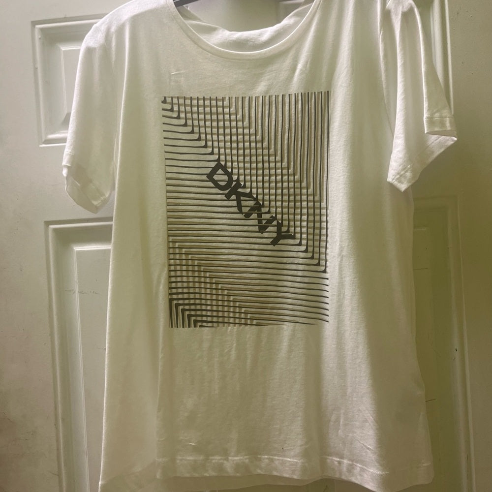 Dkny rhyme stone tee sz medium