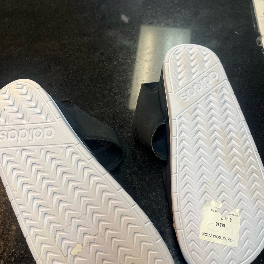 Adidas Women's Adilette Women's Strappy Sandals Black/White Size 7