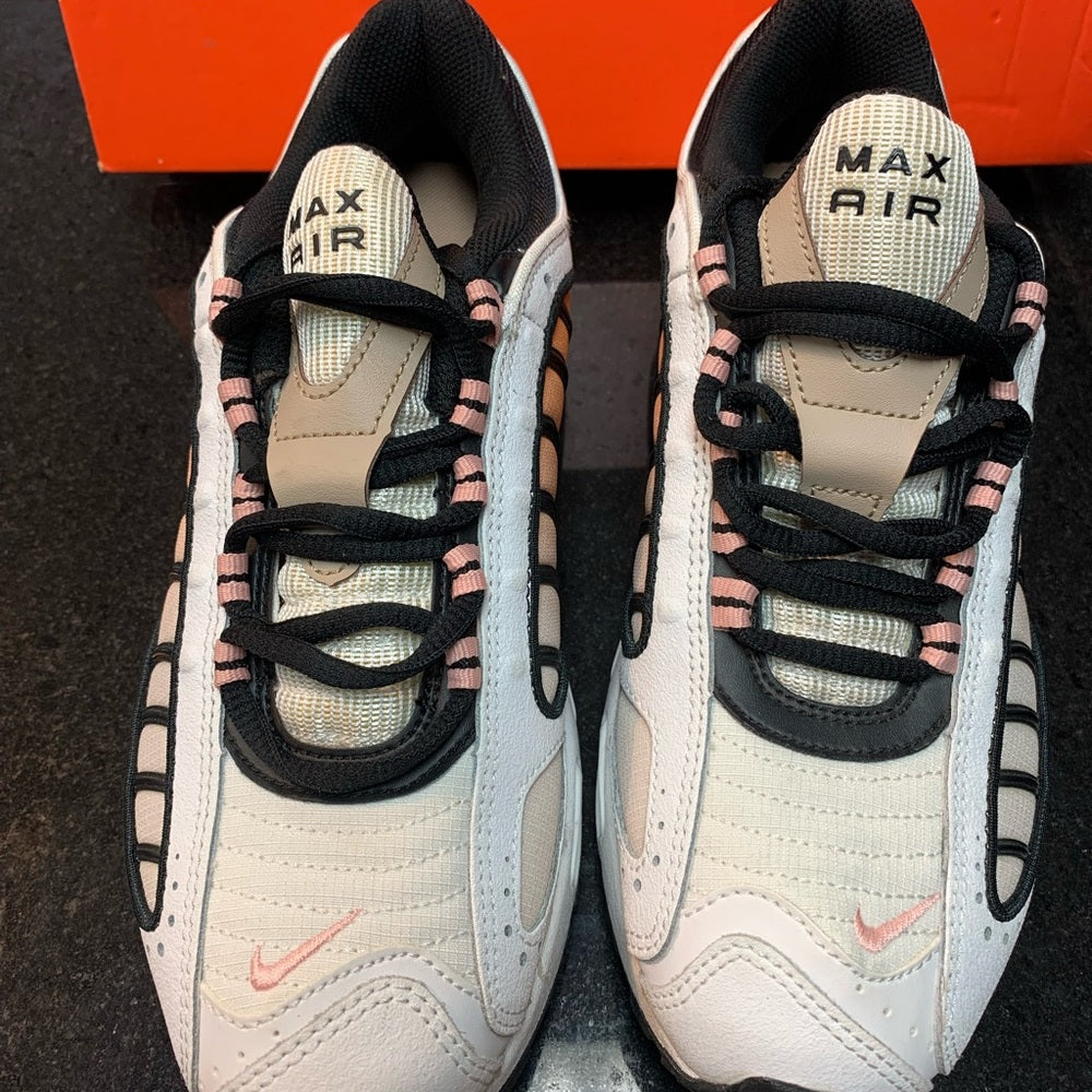 Nike Women's Air Max Tailwind 4 Casual Shoes Sz 9