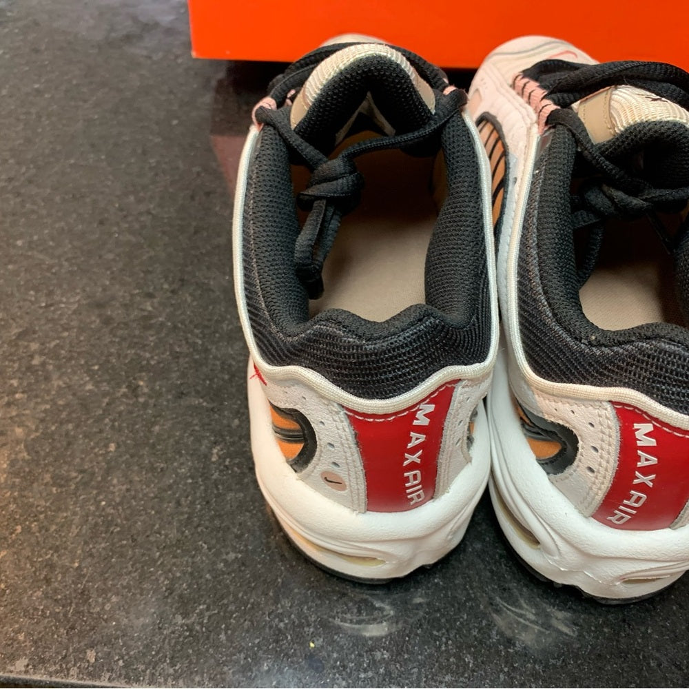 Nike Women's Air Max Tailwind 4 Casual Shoes Sz 9