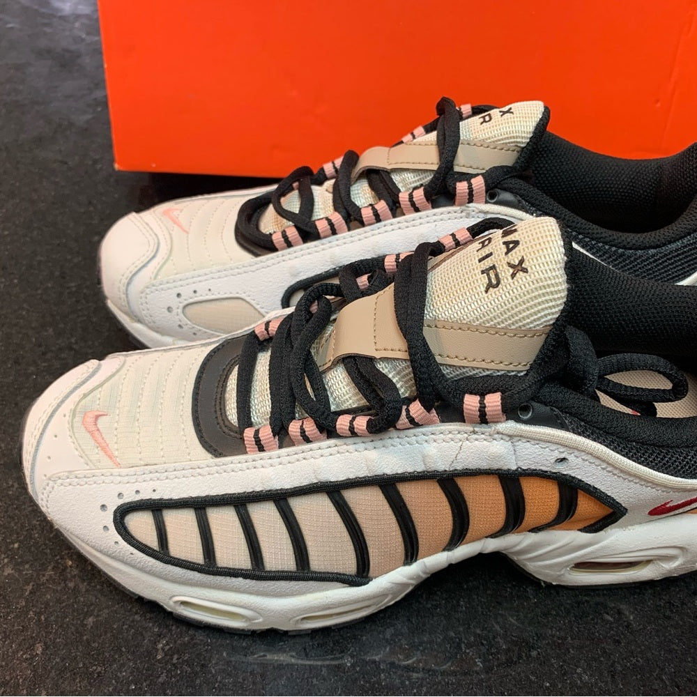 Nike Women's Air Max Tailwind 4 Casual Shoes Sz 9