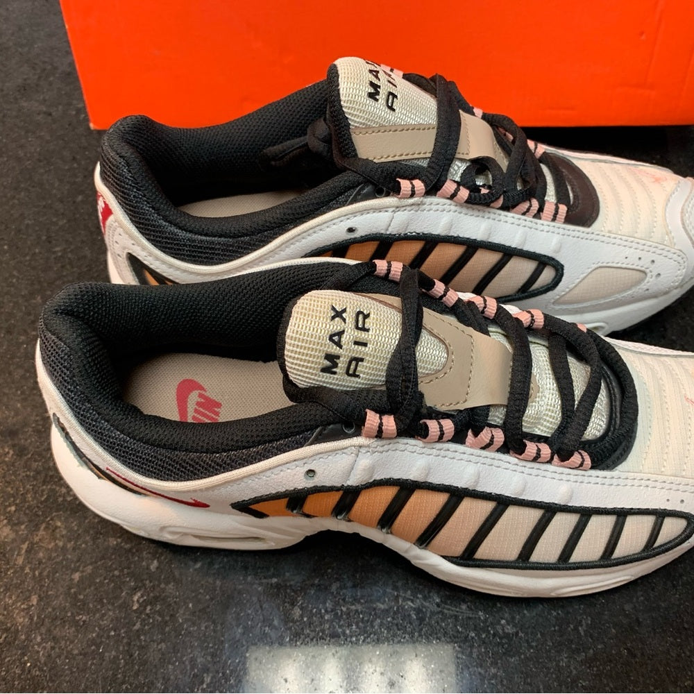 Nike Women's Air Max Tailwind 4 Casual Shoes Sz 9