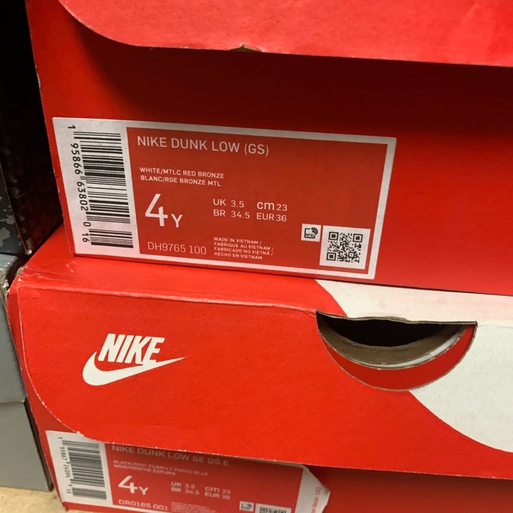 2022
Sz various Dunk Low GS 'White Metallic Red Bronze'