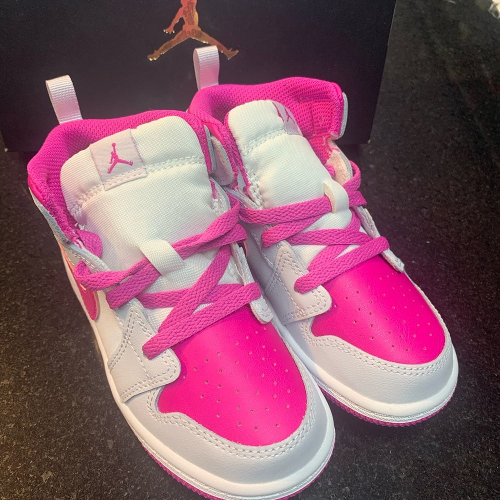 Toddler Jordan mids Sz 9c