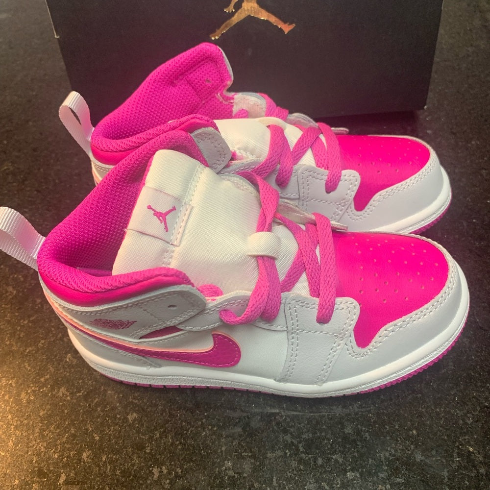 Toddler Jordan mids Sz 9c