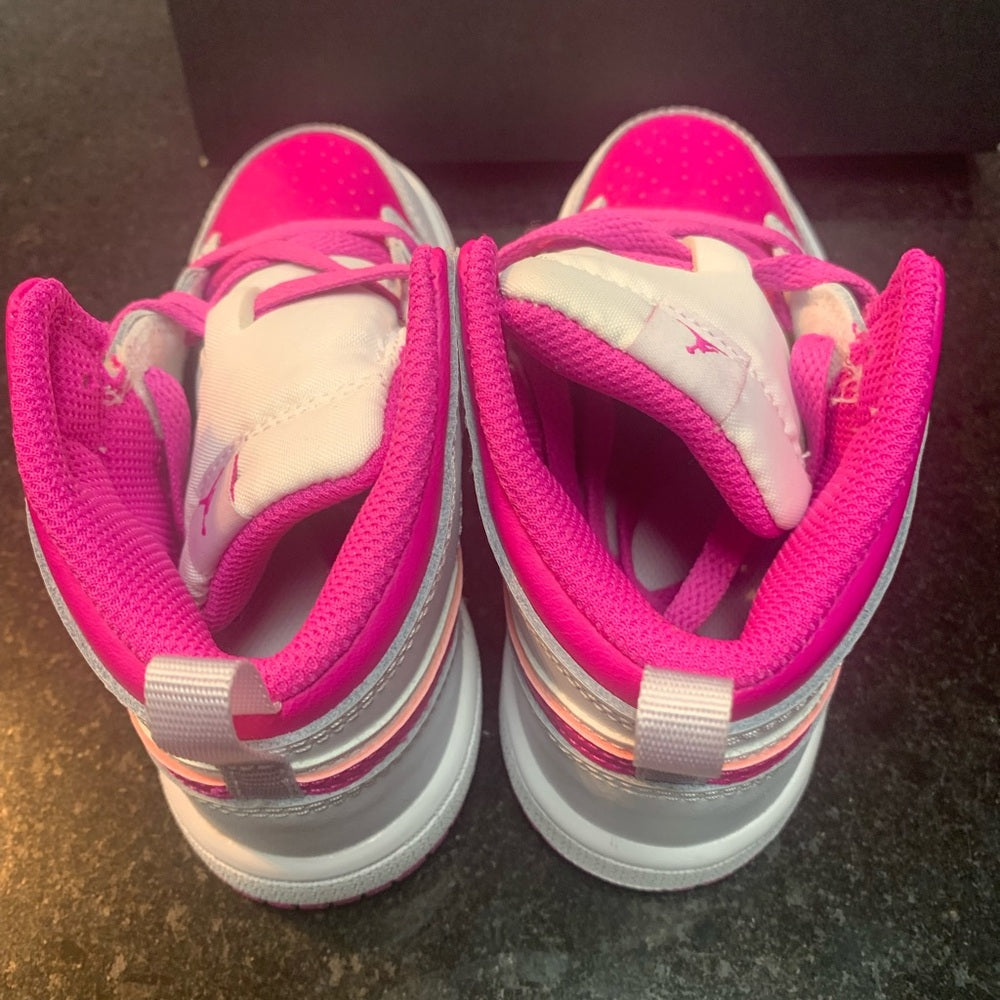 Toddler Jordan mids Sz 9c