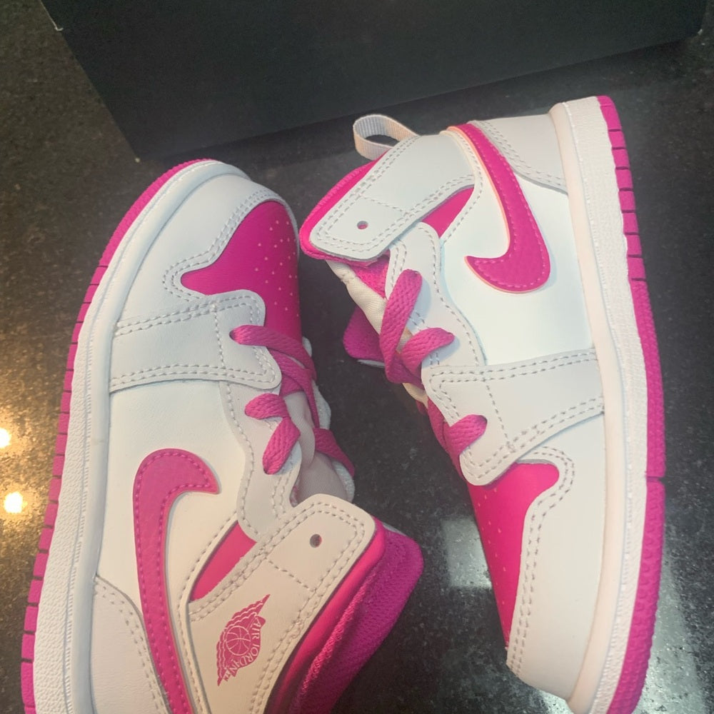 Toddler Jordan mids Sz 9c