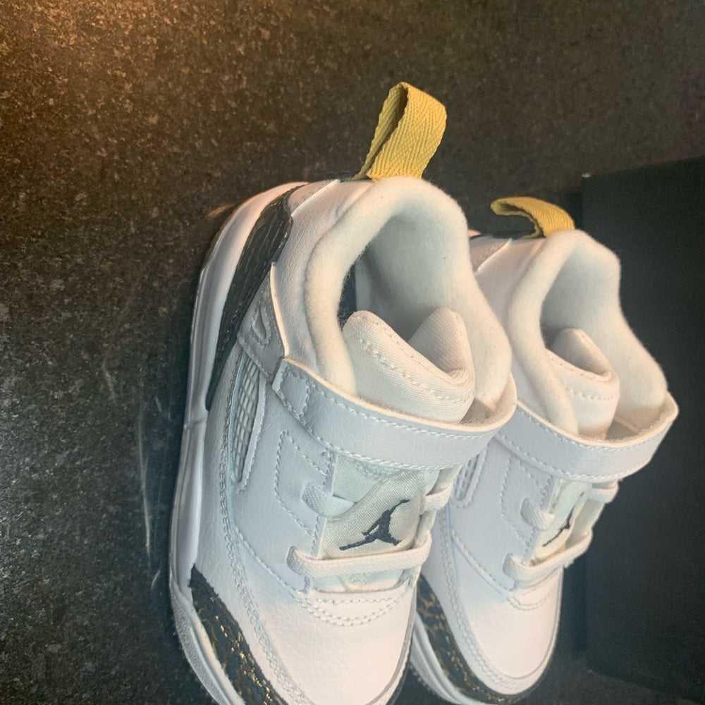 Air Jordan spizike gold & Black and White Sneakers Sz 9c