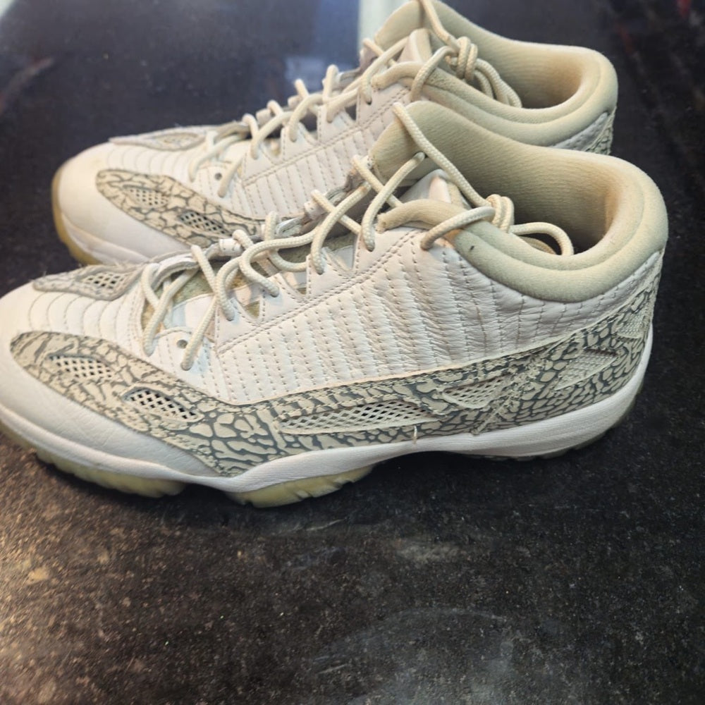 2003
Air Jordan 11 Retro Low IE 'Cobalt'  Sz 8.5