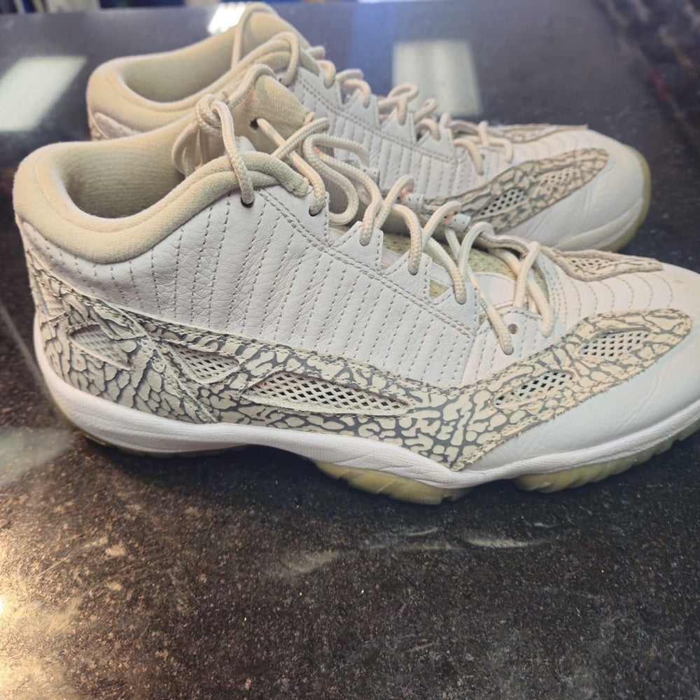 2003
Air Jordan 11 Retro Low IE 'Cobalt'  Sz 8.5