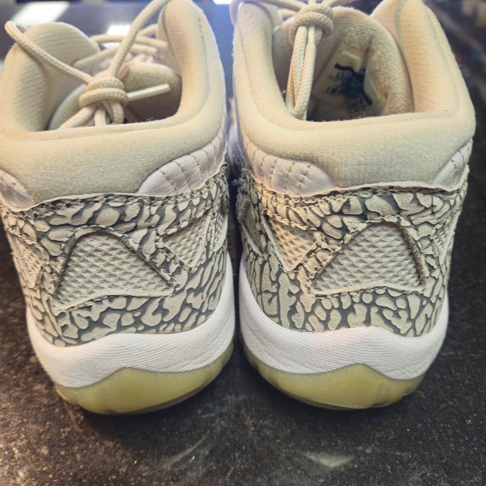 2003
Air Jordan 11 Retro Low IE 'Cobalt'  Sz 8.5