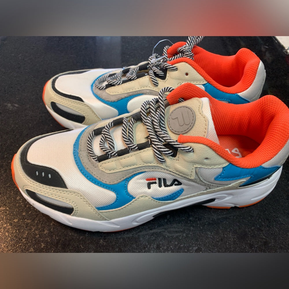 FILA 1RM00585-132 LUMINANCE SNEAKER
Women’s conversation 9.5 w / 8m