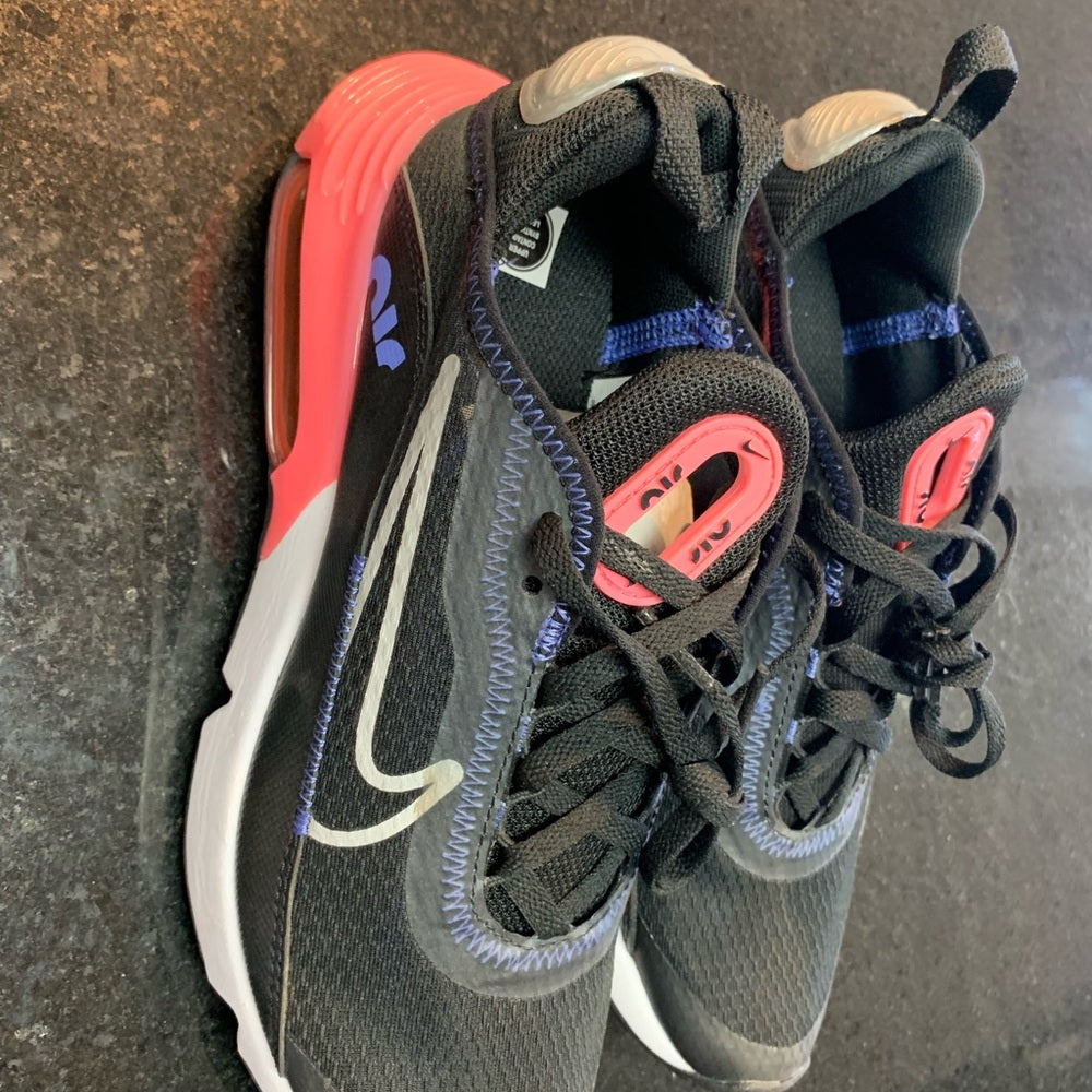 Nike Air Max 2090 GS Black Metallic Silver Sz 4.5y