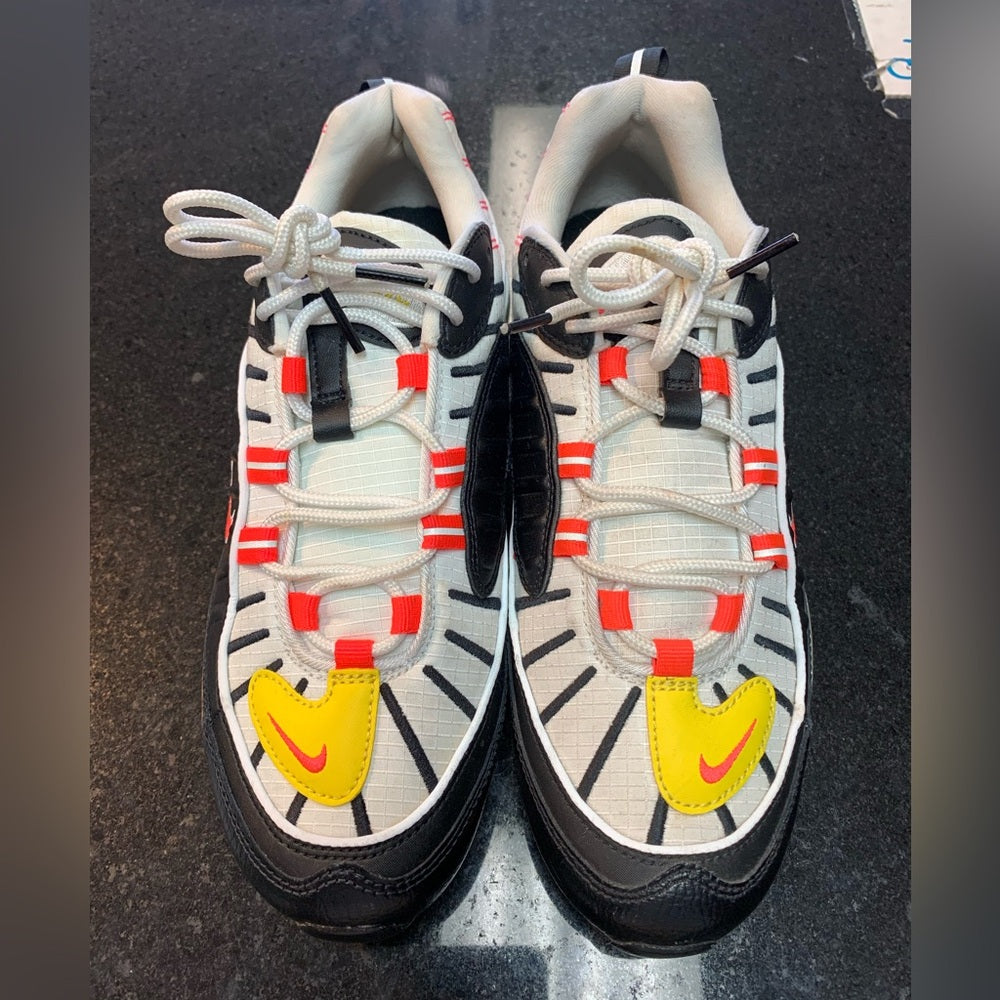 Nike air max 98 Black and White Sneakers with Chunky Sole
Sz 8