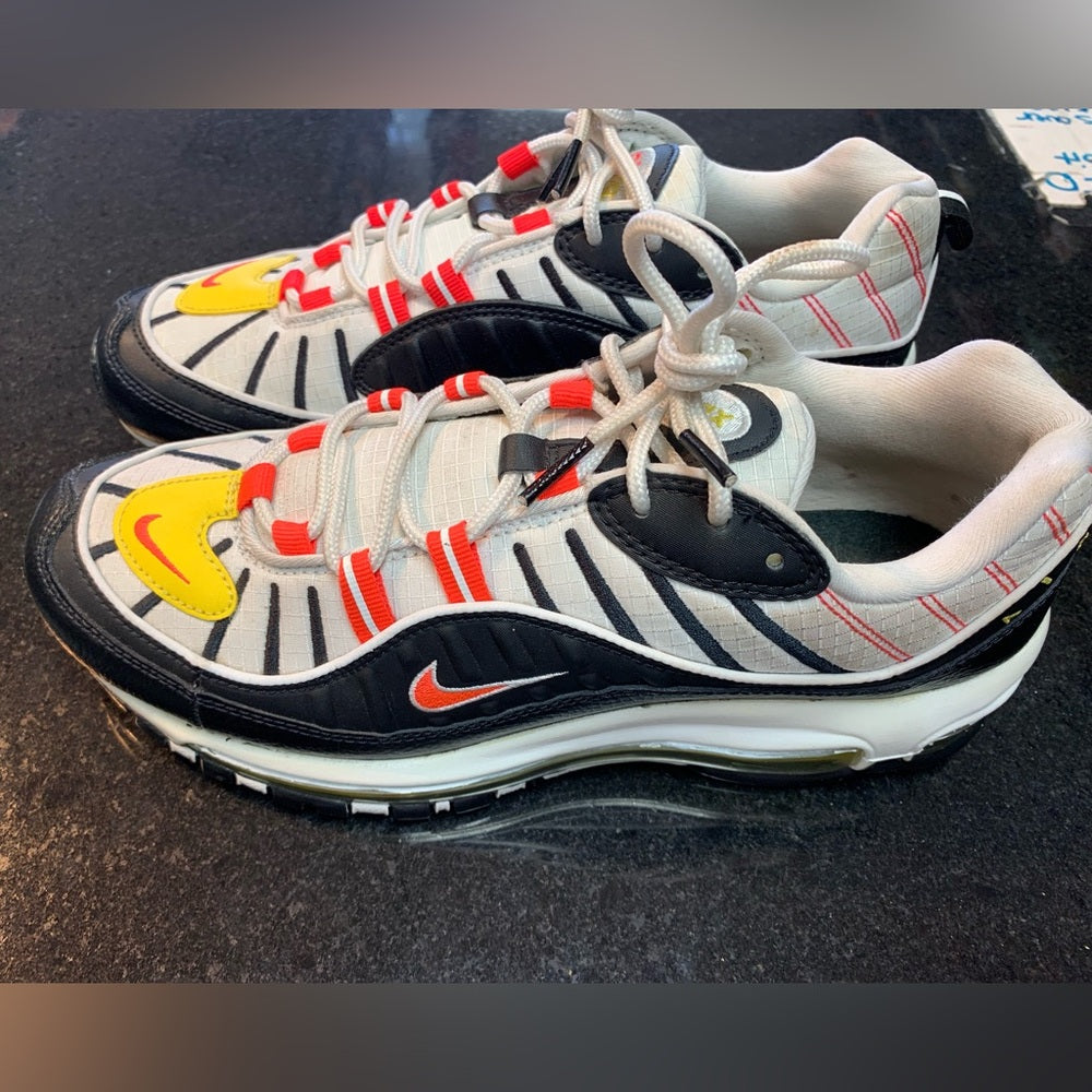 Nike air max 98 Black and White Sneakers with Chunky Sole
Sz 8