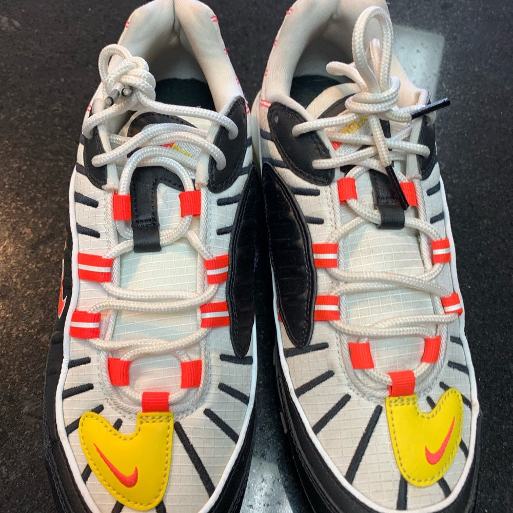 Nike air max 98 Black and White Sneakers with Chunky Sole
Sz 8