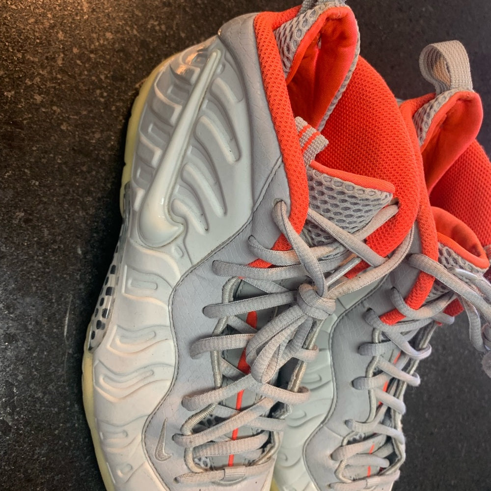 Nike foam posit Sz 7y good condition