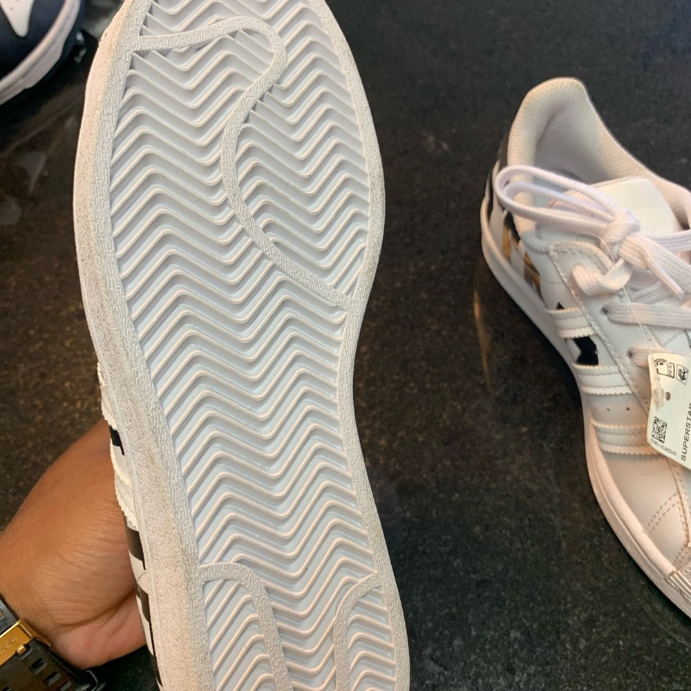 adidas Superstar
Super Cloud White Sz 4.5y