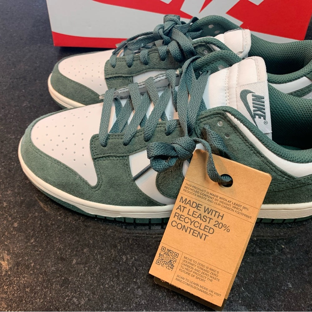 Nike Dunk Low forest green Sz 9.5w
Women's Shoes