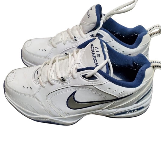 Sz 11.5 womens nike white good condition