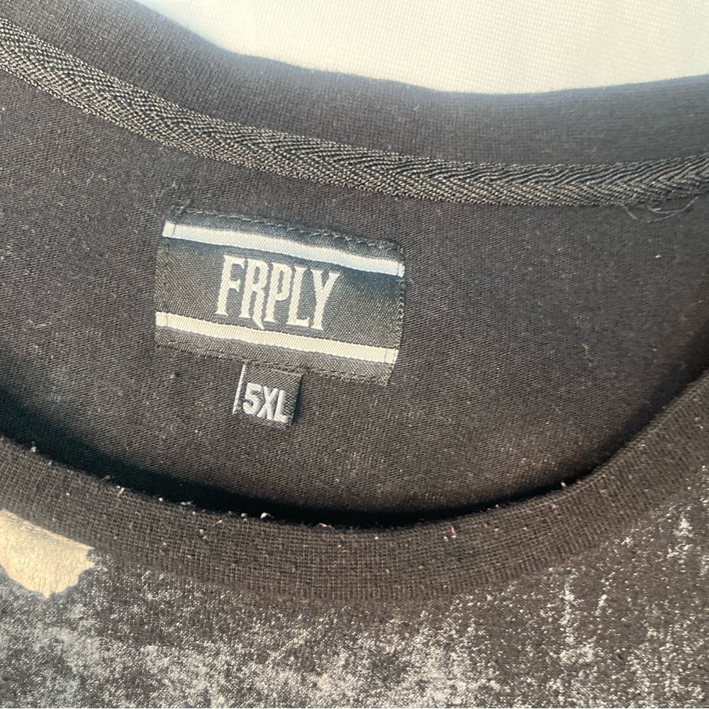 Sz 5xl Black Graphic T-Shirt with Yellow and Red Design