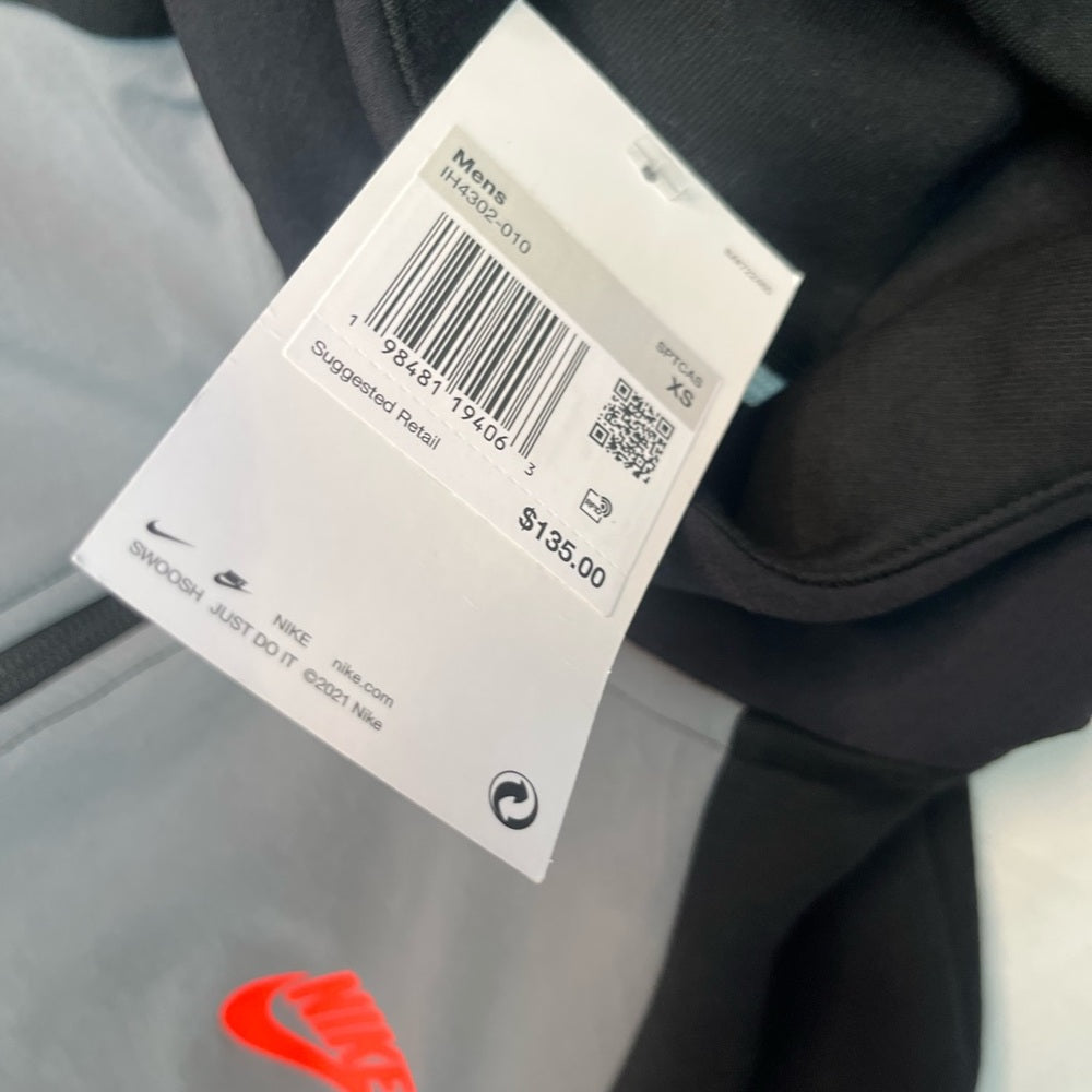 Sz Various Nike Tech
Men's Fleece Windrunner Full-Zip Jacket