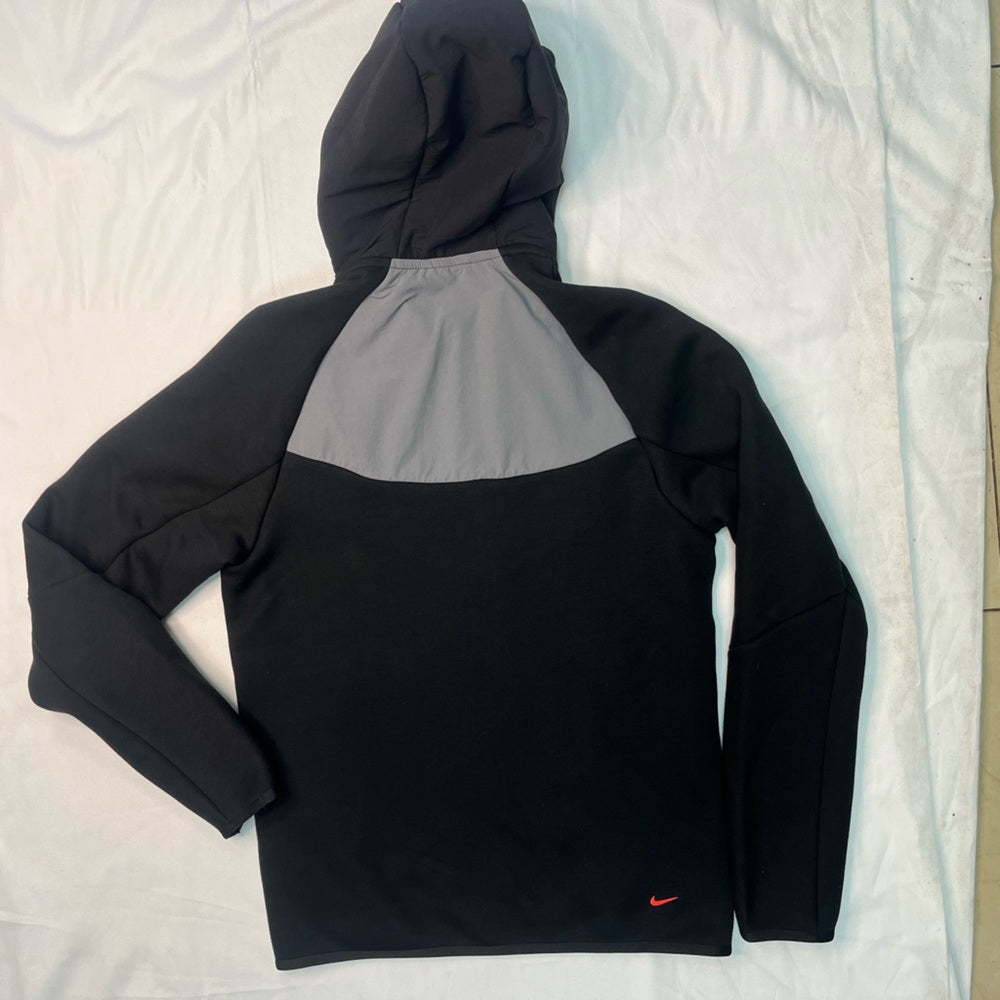 Sz Various Nike Tech
Men's Fleece Windrunner Full-Zip Jacket