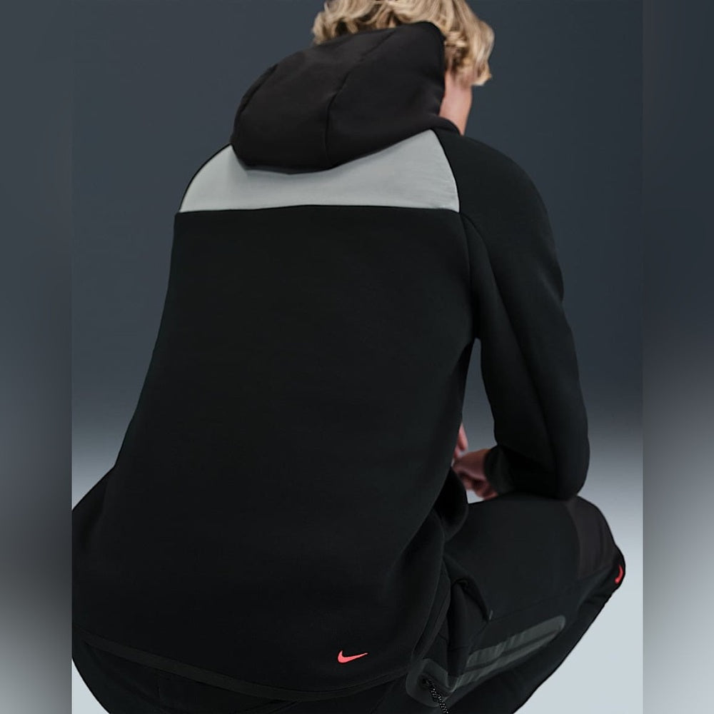 Sz Various Nike Tech
Men's Fleece Windrunner Full-Zip Jacket