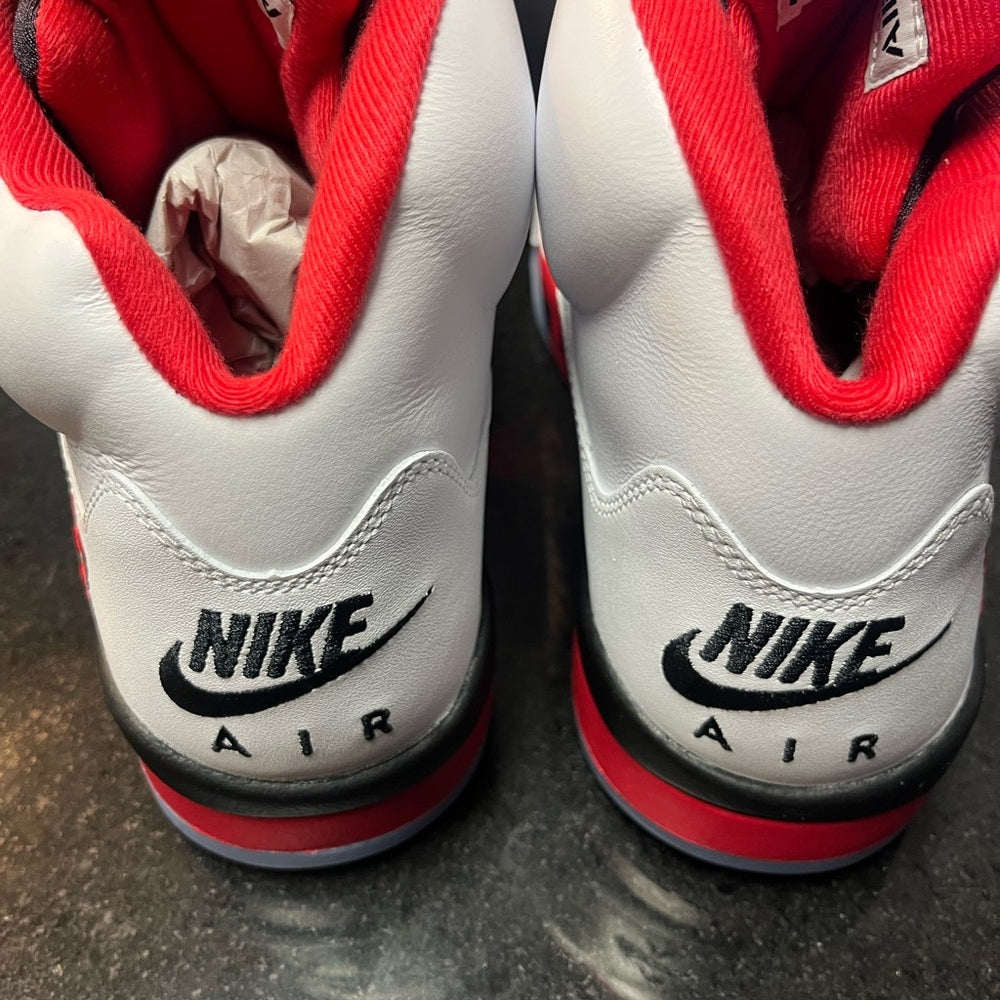 Sz Various Air Jordan 5 Retro "Fire Red Black Tongue"