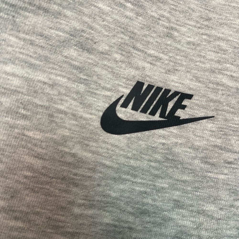 Nike Men's Tech Fleece Joggers in Heather Gray