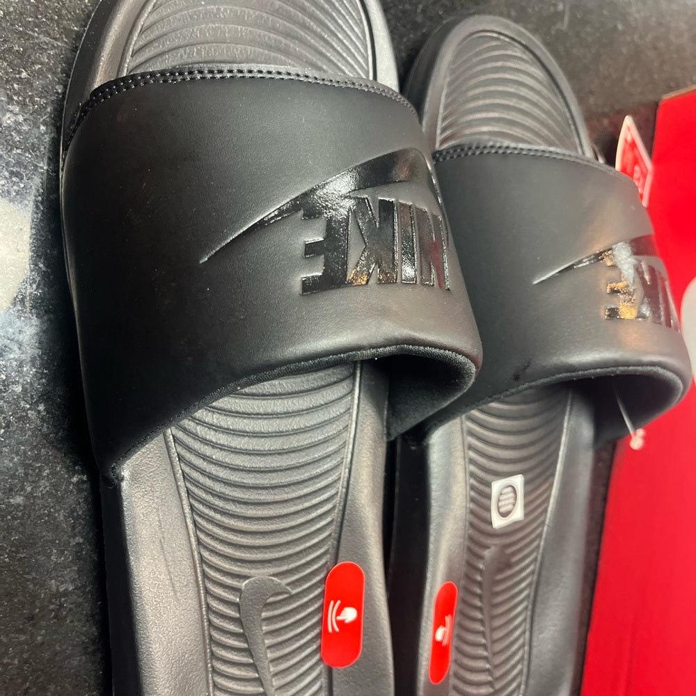 Sz Various Nike Black Slide Sandals with Logo