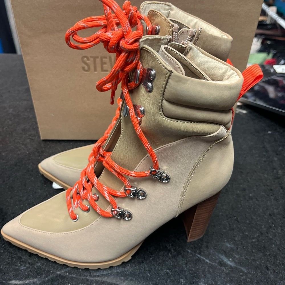 Steve Madden Karey Leather Pointed Toe Ankle Boots