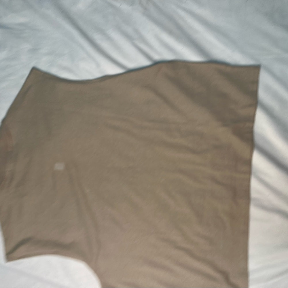 Von Dutch Beige Apparel with Black Labels